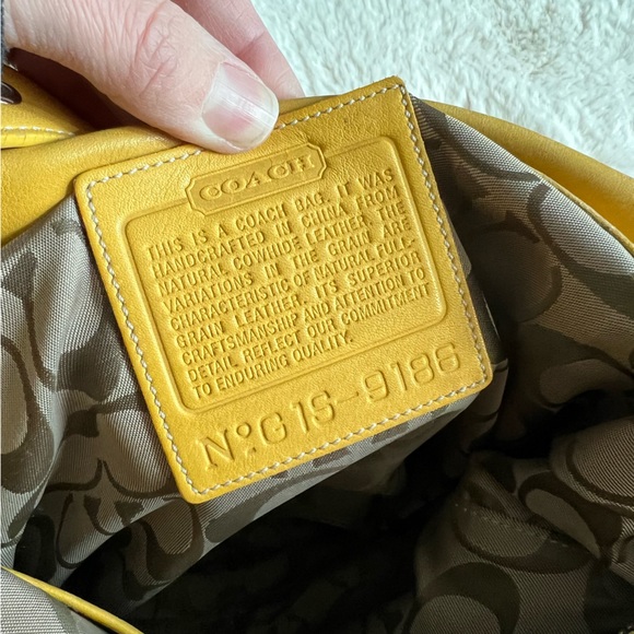COACH Vintage Soho Leather Duffle Bag in Yellow #9186 - Picture 4 of 17